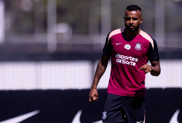 Corinthians retorna aos treinamentos após vitória na Libertadores e volta foco ao Brasileirão