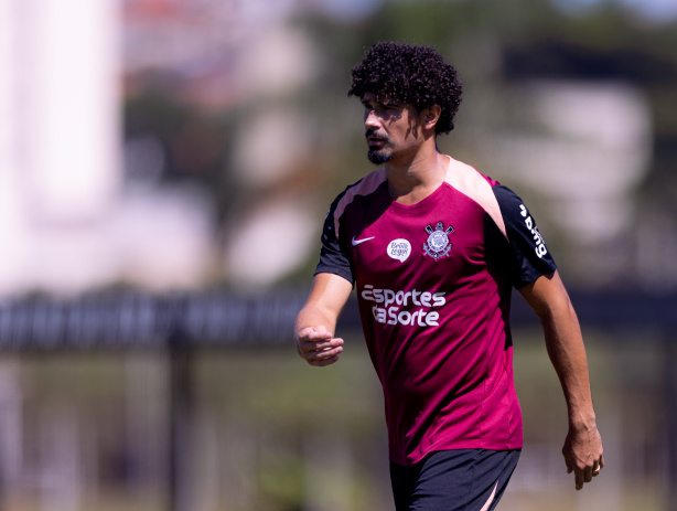 Zagueiro do Corinthians demonstra otimismo antes de partida contra o Mirassol pelo Brasileirão
