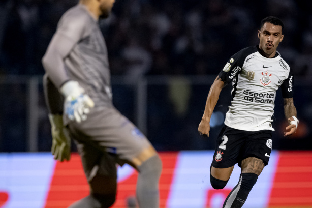 Lateral do Corinthians aprova postura contra o Barra e evita favoritismo na Copa do Brasil