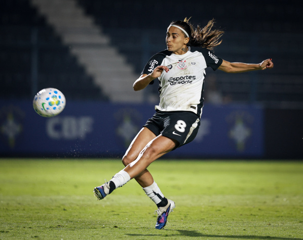 Andressa Alves dispara na liderança das assistências do Corinthians; lateral entra no pódio