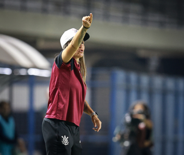 Treinadora do Corinthians comenta sobre rotação no elenco em derrota no Paulistão
