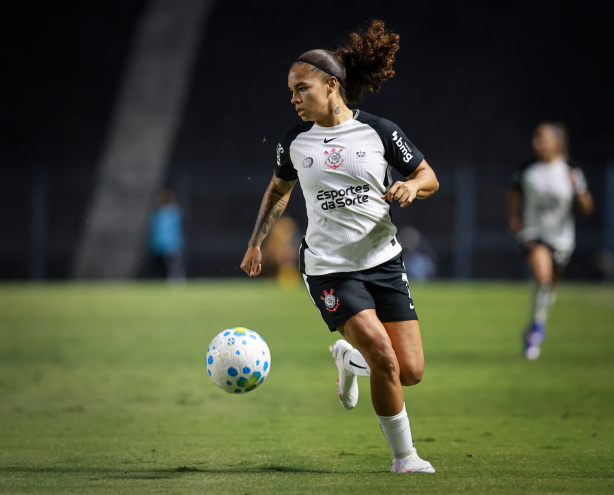 Corinthians negocia renovação de atacante colombiana