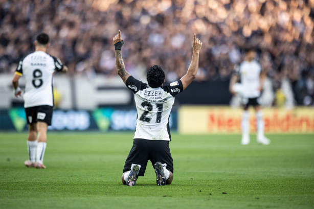Matheus Bidu celebra gol e destaca atuação do Corinthians mesmo com jogador expulso