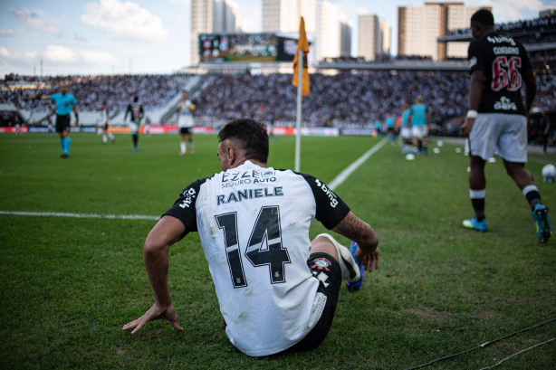 Volante do Corinthians lamenta nova expulsão de André e demonstra apoio ao jovem: 'Estamos com você'