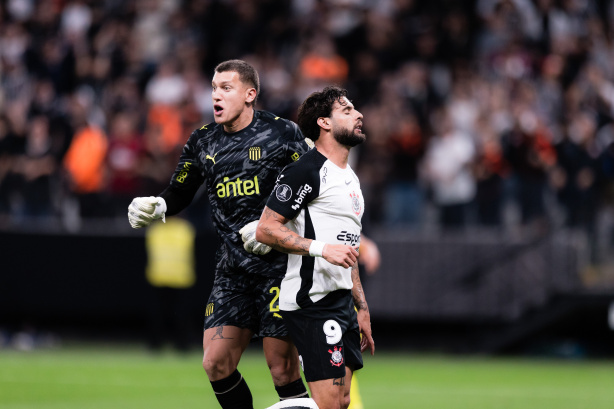 Fernando Diniz se derrete por atacante do Corinthians e acredita em melhora ofensiva
