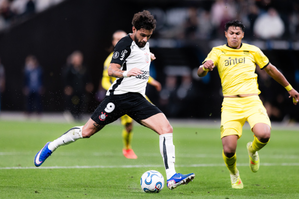Corinthians busca desempatar retrospecto contra o Peñarol e confirmar liderança na Libertadores