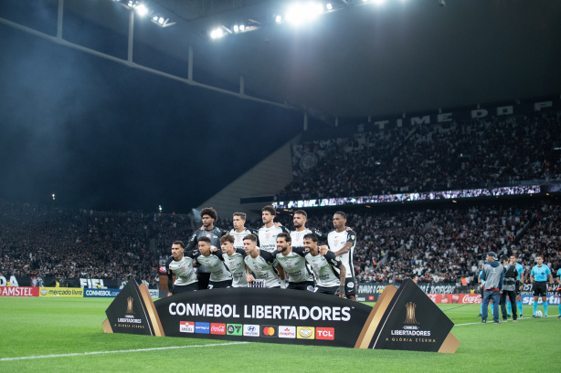 Corinthians soma premiação milionária com campanha 100% na Libertadores