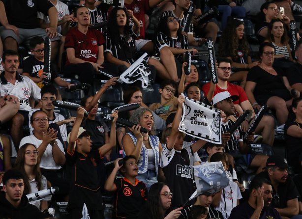 Fiel transforma GinĂĄsio Wlamir Marques em trunfo na campanha do Corinthians no NBB