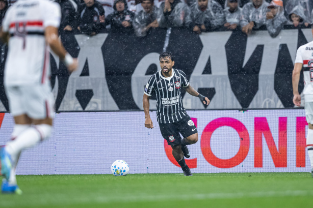 Corinthians encerra dois tabus nos clássicos em vitória sobre o São Paulo