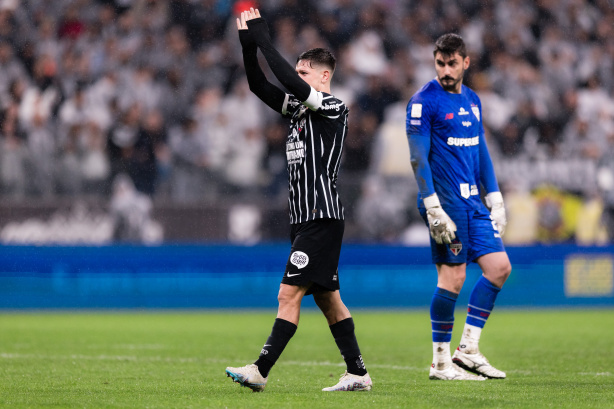 Meia do Corinthians é eleito o craque do Majestoso em noite de avaliações positivas
