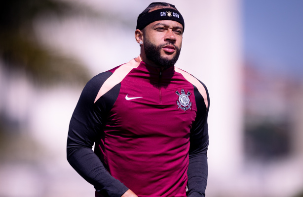 Técnico do Corinthians projeta retorno de Memphis e volta a pedir permanência do atacante