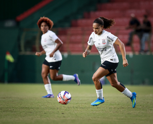Corinthians conta com vacilos defensivos e perde para o Cruzeiro no Brasileirão Feminino