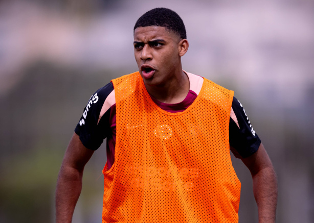 Gui Negão busca primeiros minutos desde a chegada de Fernando Diniz ao Corinthians