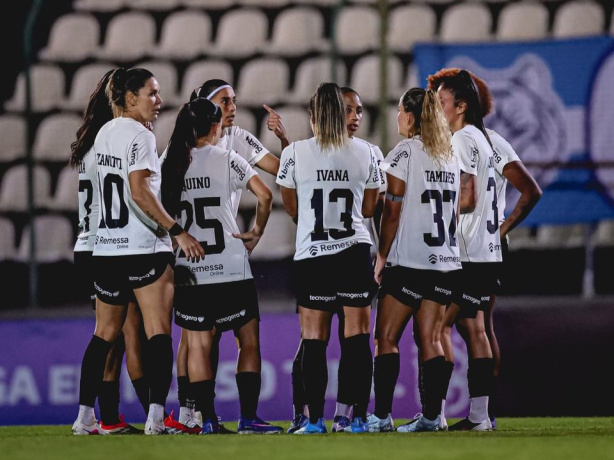Corinthians recebe clássico contra o Santos para encostar na liderança do Paulista Feminino