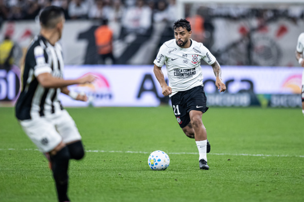Matheus Bidu prega foco no Corinthians em meio a rumores de desmanche no elenco
