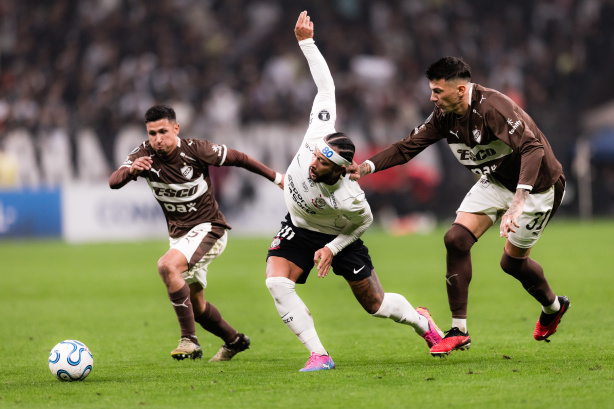 Corinthians piora retrospecto contra clubes argentinos após derrota para o Platense