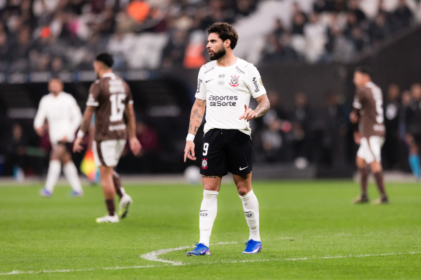 Fernando Diniz comenta vaias a atacante do Corinthians após derrota na Libertadores