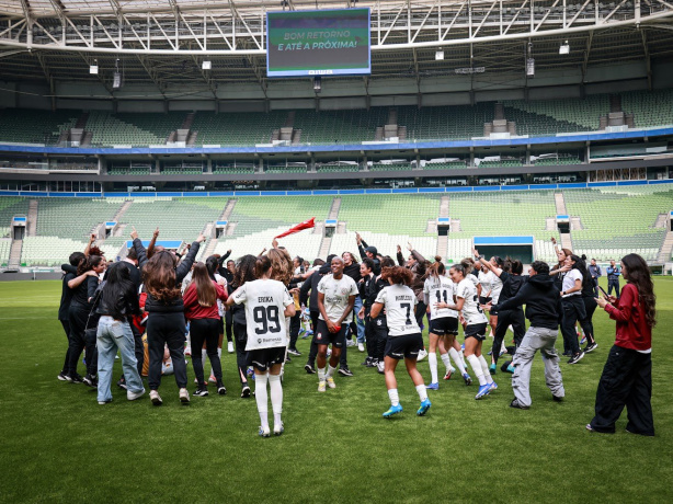 Incentivo de Andressa Alves e comemoração pela vitória no Dérbi marcam bastidores do Corinthians
