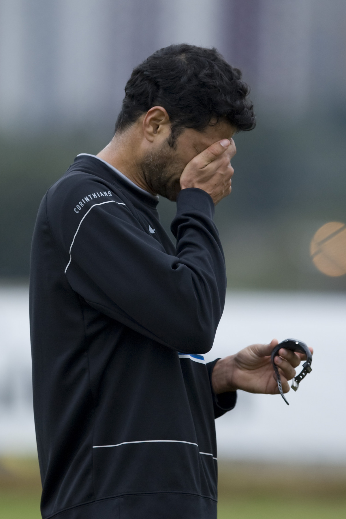 Durante o treino do Corinthians no estdio do J. Malucelli, em Curitiba, apenas com os jogadores que no participarao do jogo de hoje a tarde contra Atltico-PR, na Arena da Baixada, pelo Campeonato Brasileiro de 2009