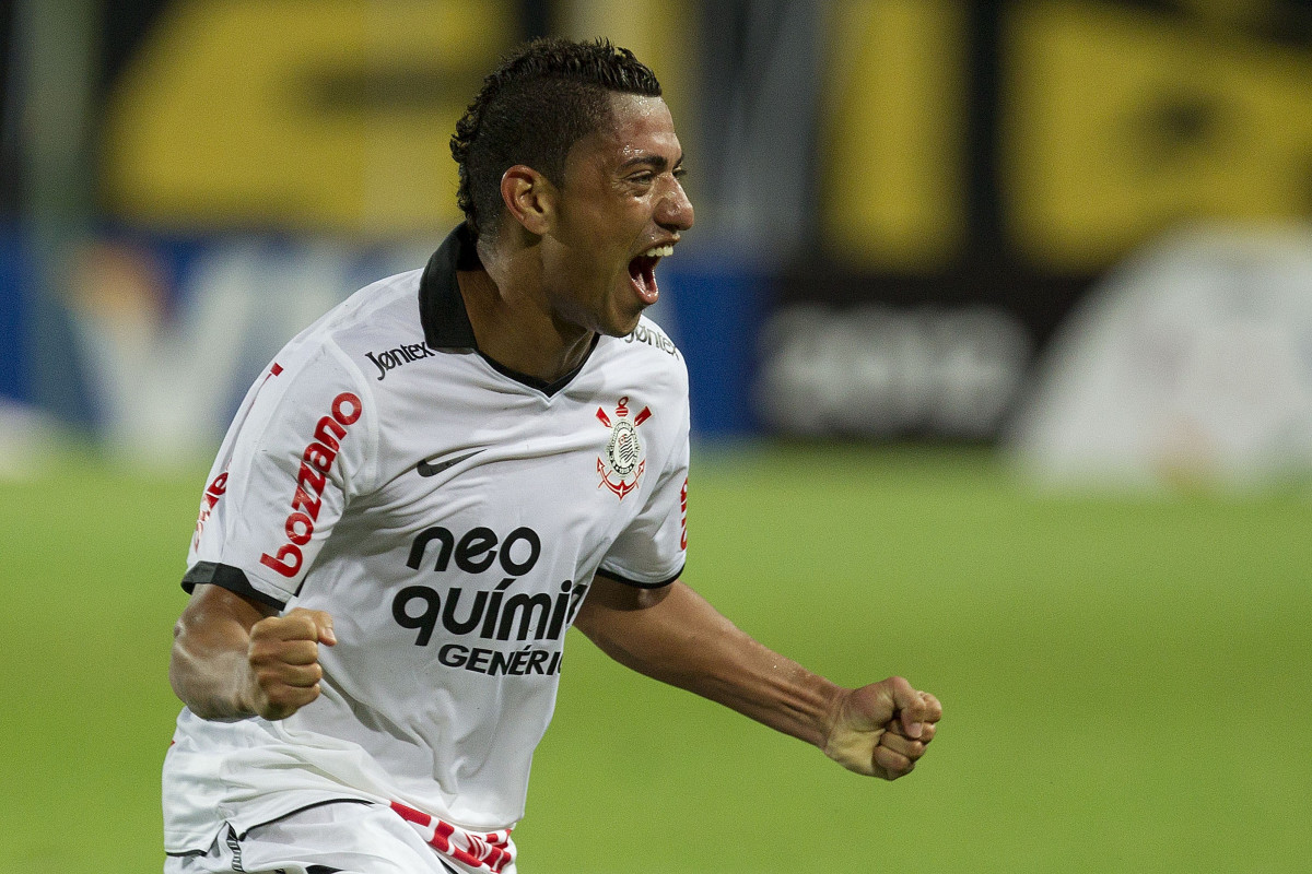Ralf decidiu o primeiro confronto da Libertadores de 2012