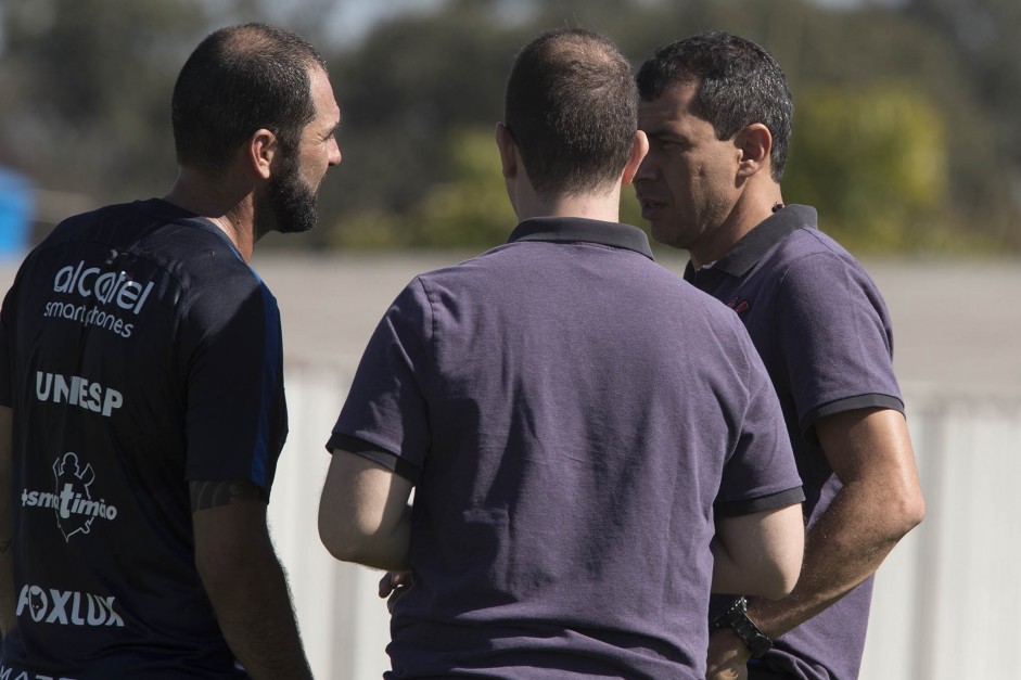 Carille conversa com Danilo; O meia est�  bem perto de retornar aos gramados ap�s grave les�o