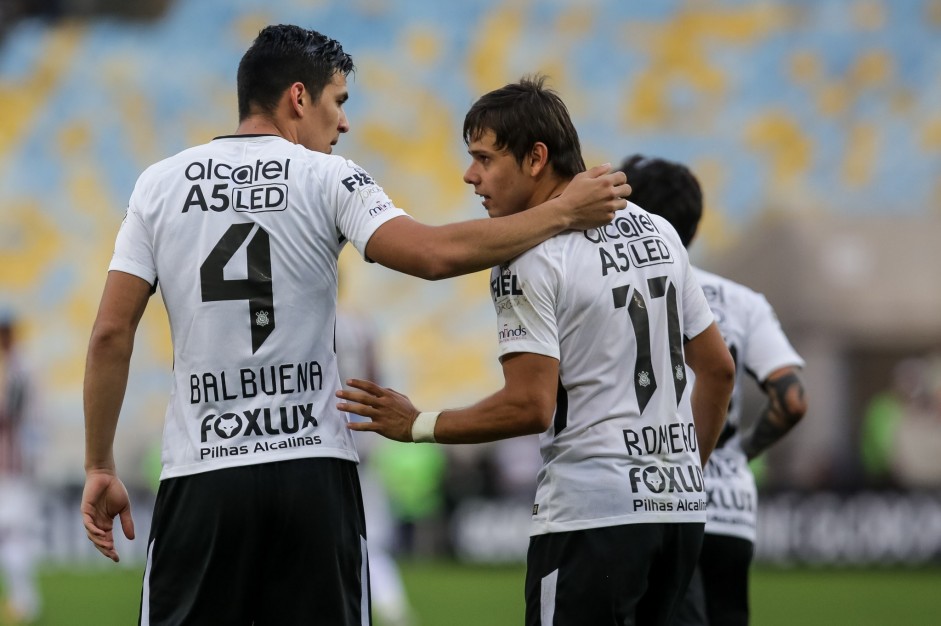 Jogadores comemoram gol na partida contra o Fluminense no Maracan� pelo Brasileir�o 2017