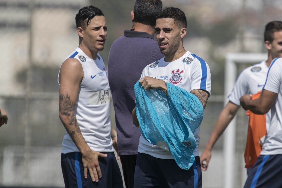 A atividade contou com a presen�a do lateral Guilherme Arana, que volta ap�s les�o
