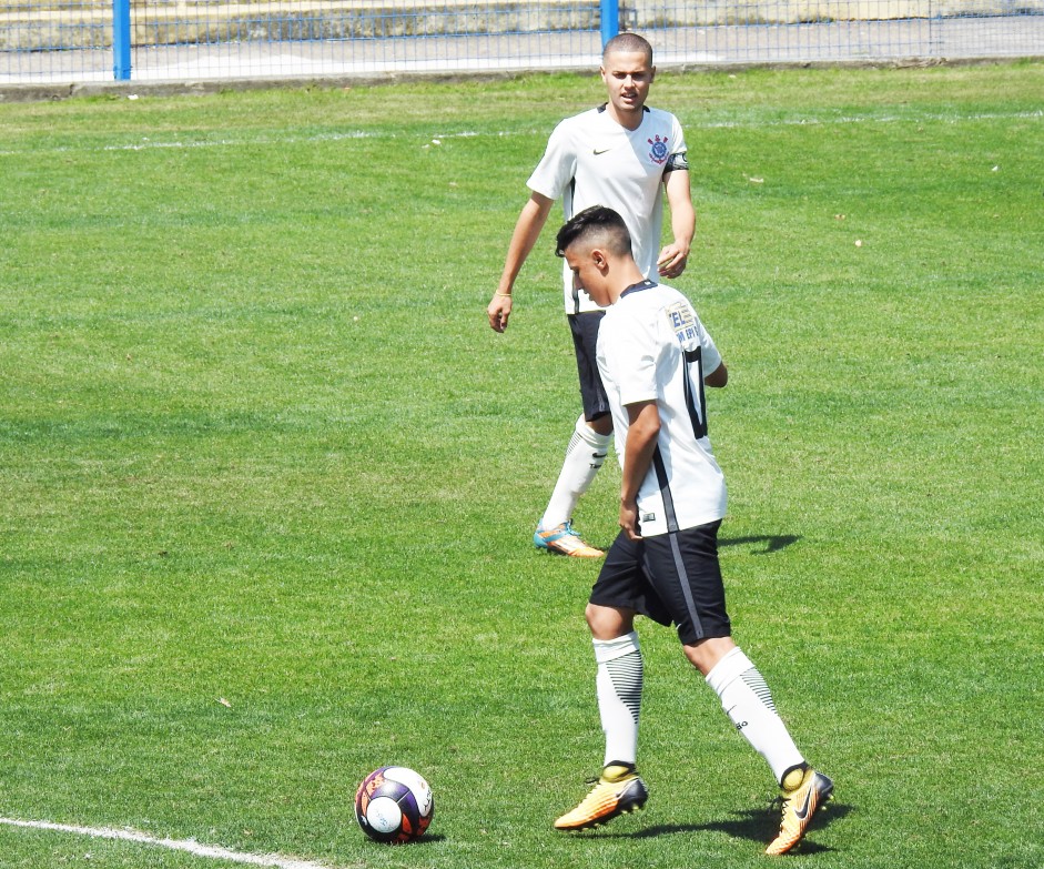 Sub-17 do Tim�o segue na disputa do t�tulo do Paulista