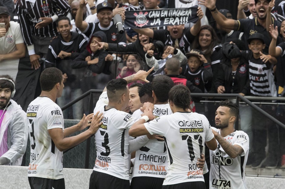 Jogadores do Corinthians chegam embalados com vitória no Dérbi de domingo