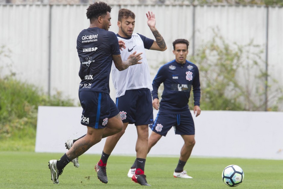 Jogadores do Corinthians se reapresentam no CT Joaquim Grava nesta segunda