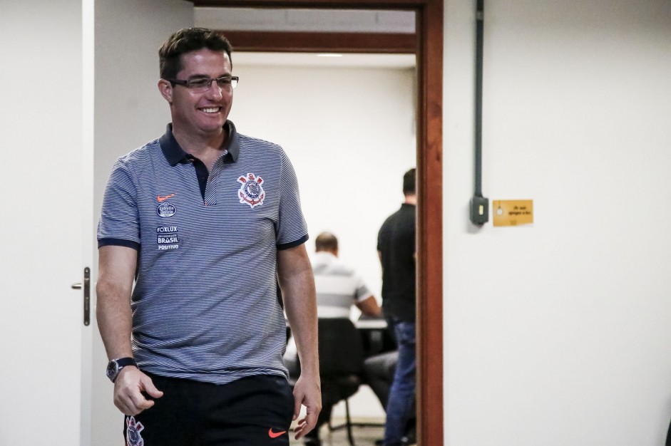 Osmar Loss chega ao vestirio da Arena Fonte Nova para duelo contra o Bahia, pelo Brasileiro