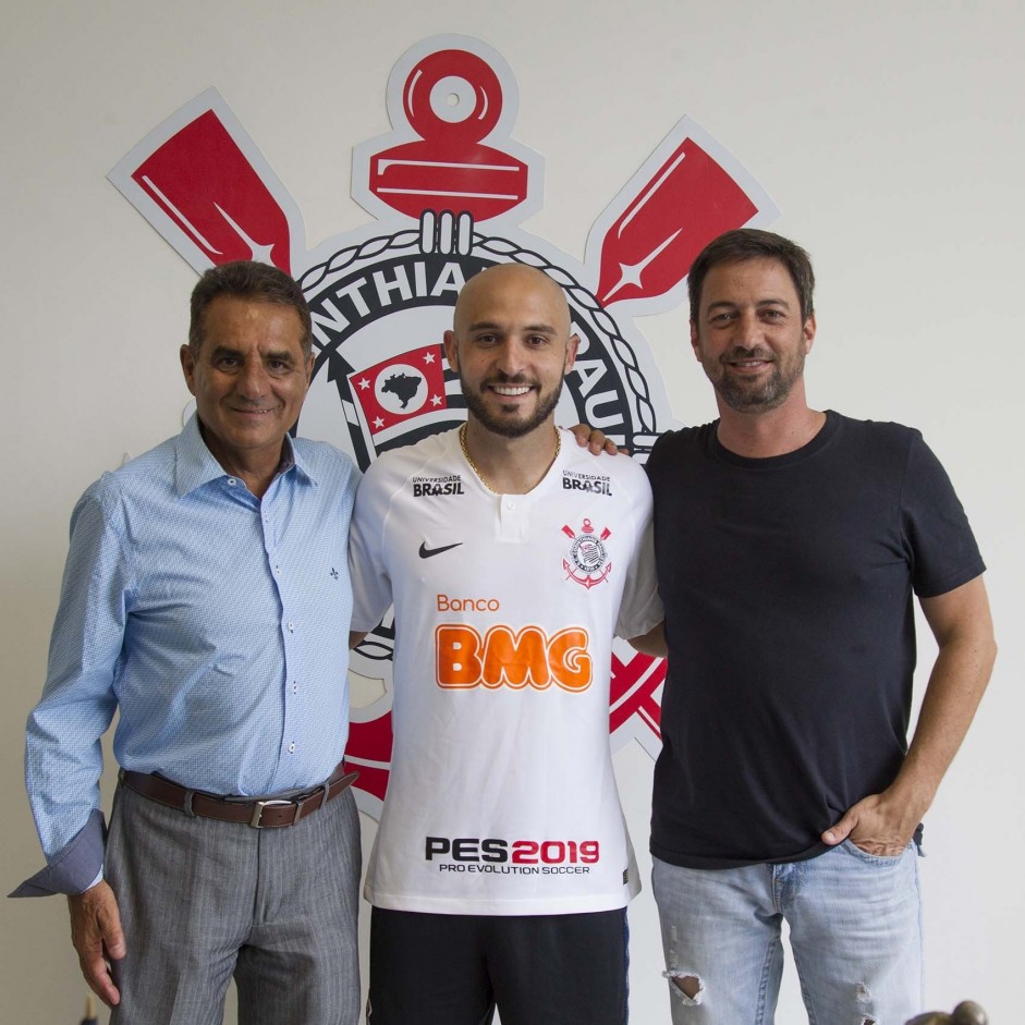 Kalil, R�gis e Du�lio durante assinatura do jogador