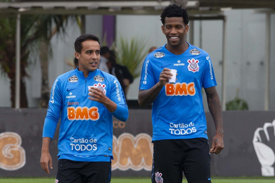 Jadson E Gil No Ultimo Treino Antes De Enfrentar O Athletico Pr Pelo Brasileirao