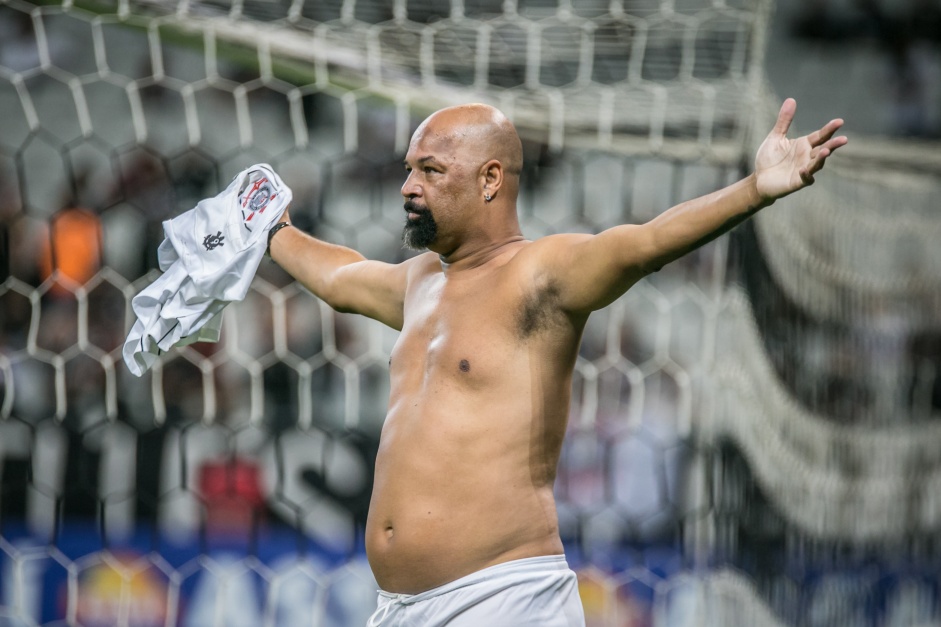 Deixe sua risada; Dinei, ex-Corinthians, aposta R$ 10 mil em derrota do Palmeiras contra o Al Ahly e perde 
