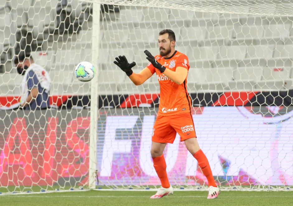 Goleiro Walter no duelo contra o Athletico-PR, pelo Campeonato Brasileiro