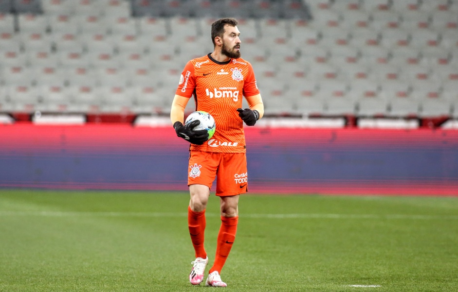 Walter no duelo contra o Athletico-PR, pelo Campeonato Brasileiro