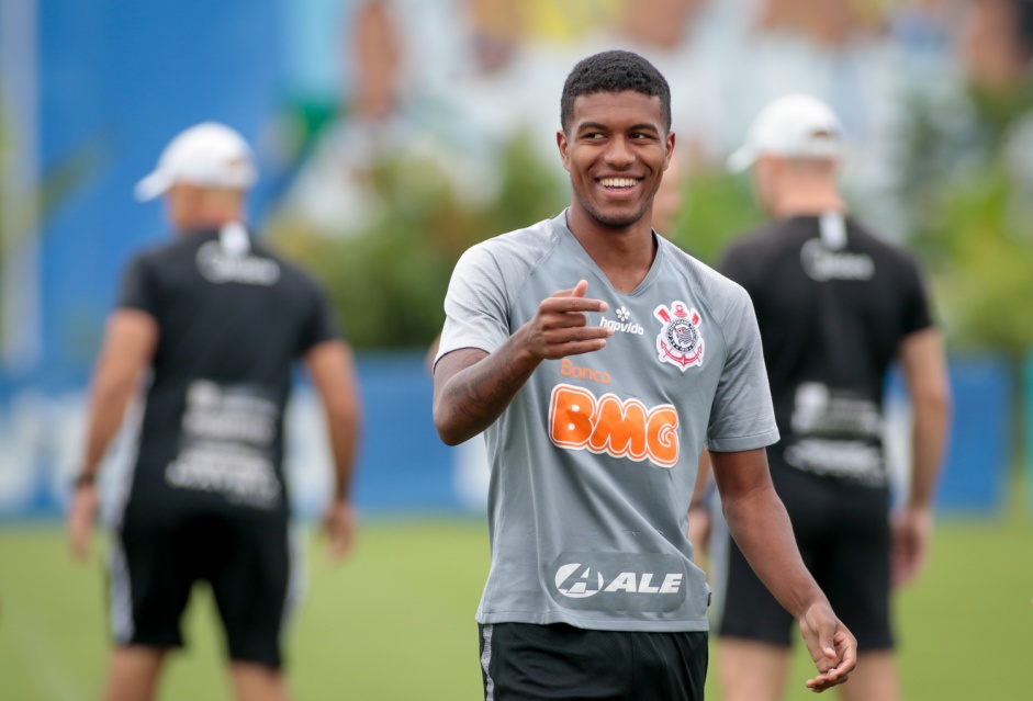 Raio-X dos reforços: Léo Natel tem pouco destaque e segue apenas como opção 