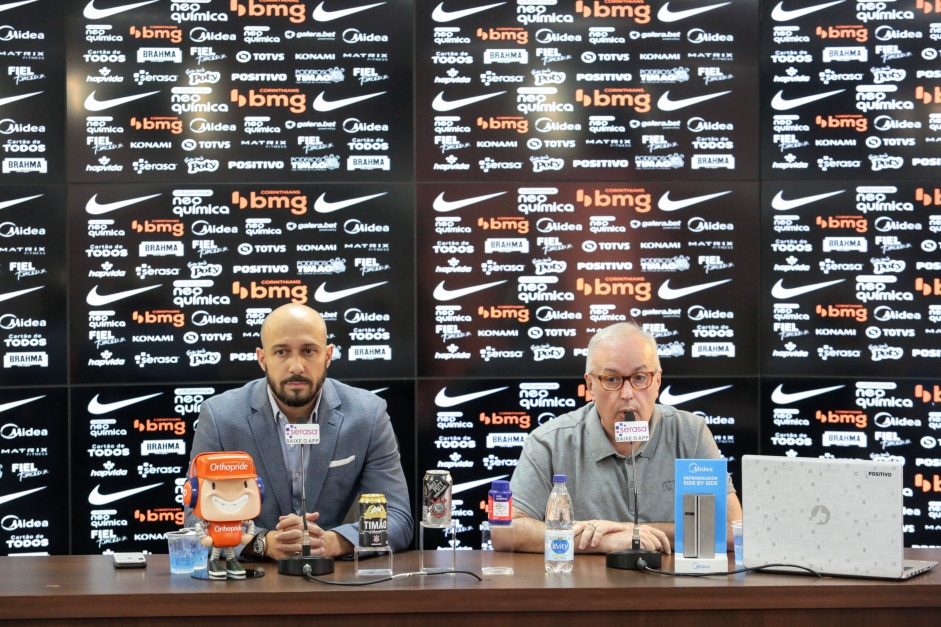 Coletiva virtual Alessandro e Roberto de Andrade