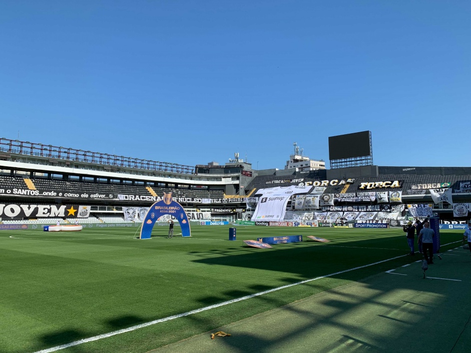Vila Belmiro pronta para receber jogo entre Corinthians e Santos, pelo