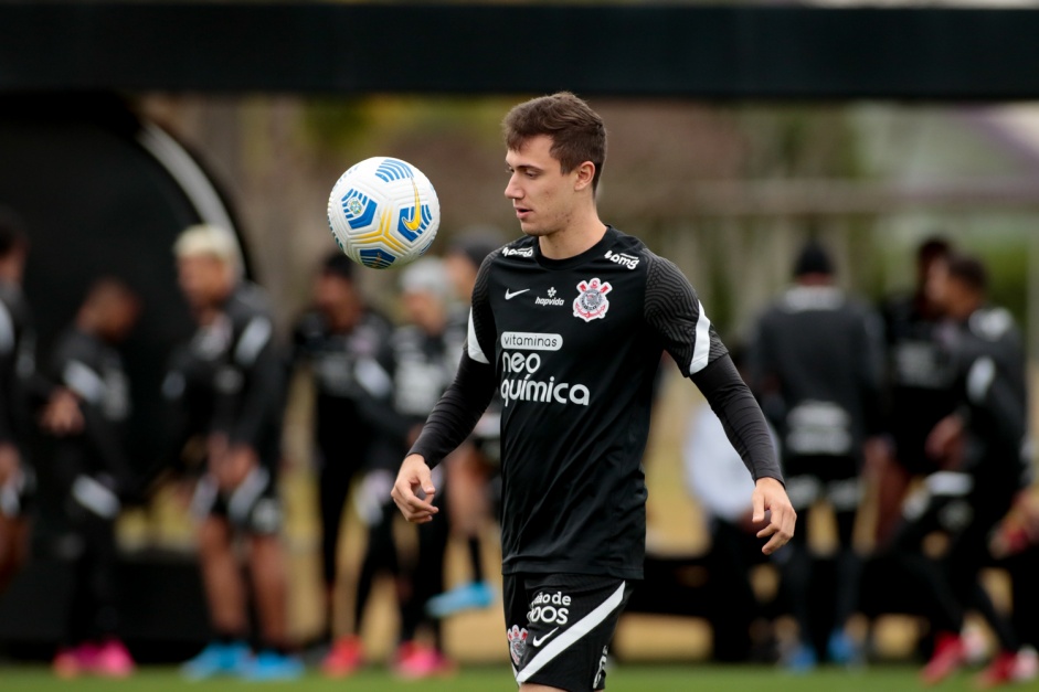 Lucas Piton em treinamento no centro de treinamento do Corinthians, Dr. Joaquim Grava