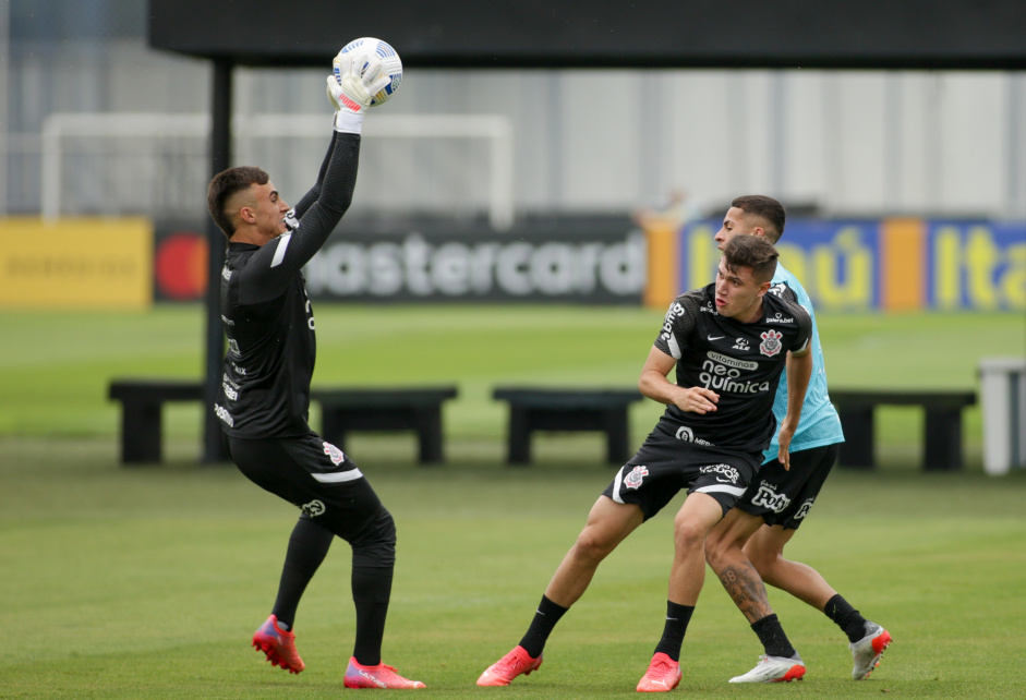 Donelli e Piton no �ltimo treino do Corinthians antes do jogo contra o Atl�tico-MG
