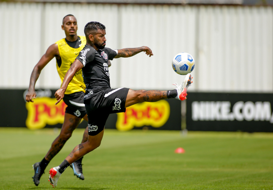 Marquinhos de volta aos treinamentos no Centro de Treinamentos do Corinthians