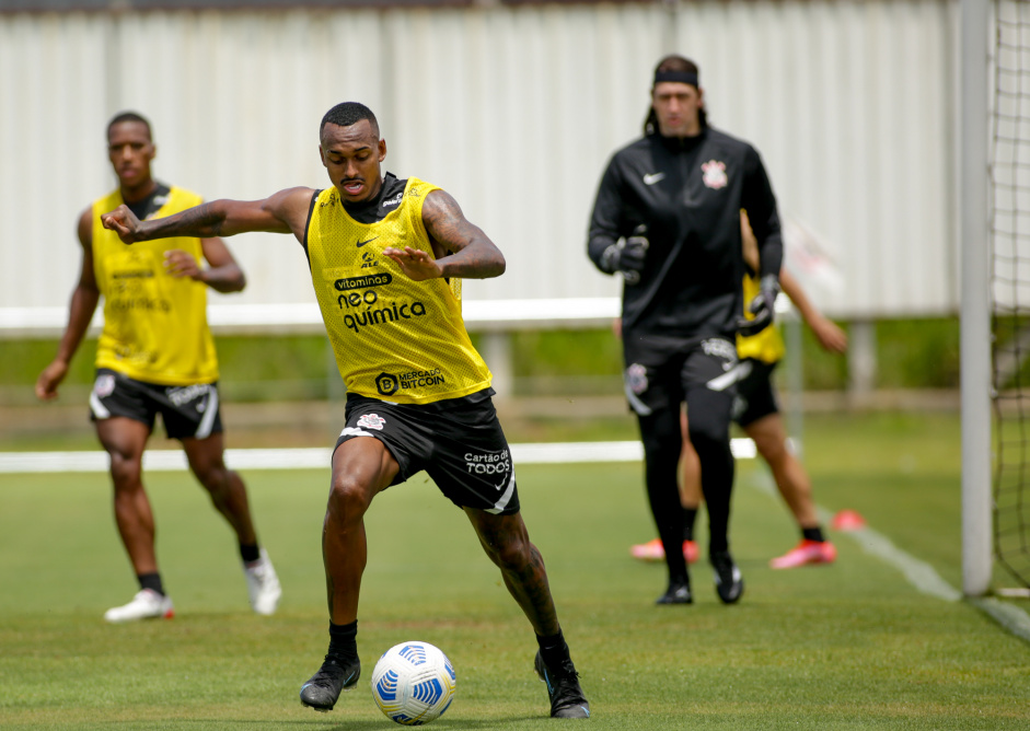 Raul de volta aos treinamentos no Centro de Treinamentos do Corinthians