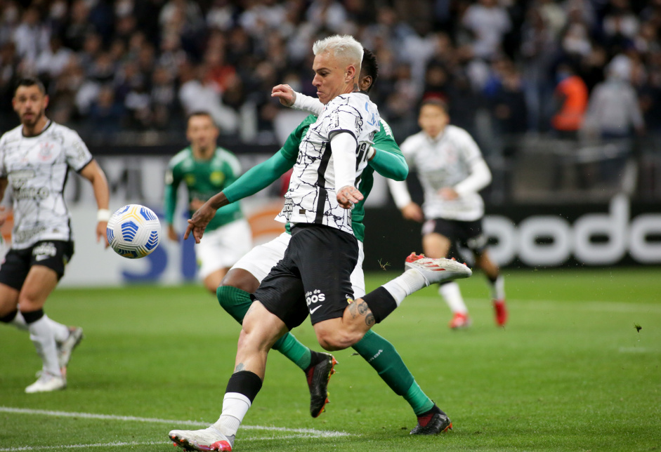 Roger Guedes revela sonho de jogar na Europa e acredita em vaga na Seleção jogando pelo Timão