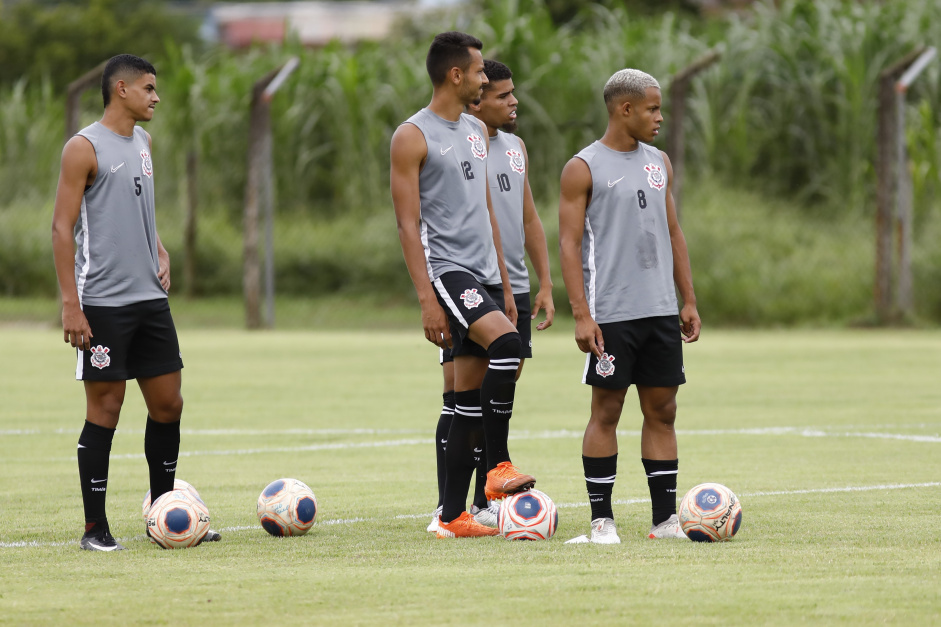 Jogadores do Sub-20 treinam para pr�ximo duelo do Corinthians pela Copinha