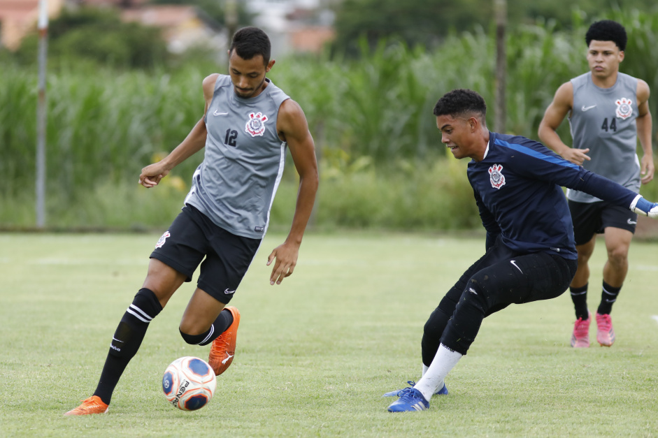 L�o Mana e Kaue no treinamento do Corinthians Sub-20