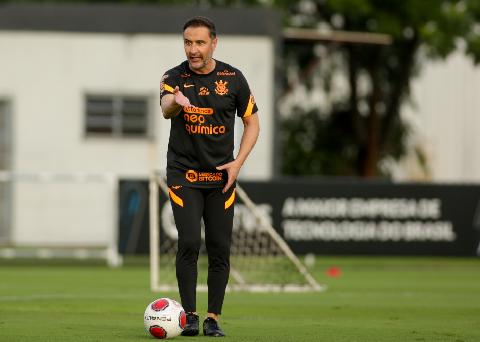Quarteto vira pilar no Corinthians de Vitor Pereira