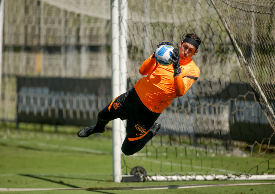 Cássio é o primeiro jogador a completar dez anos de Corinthians no século 21