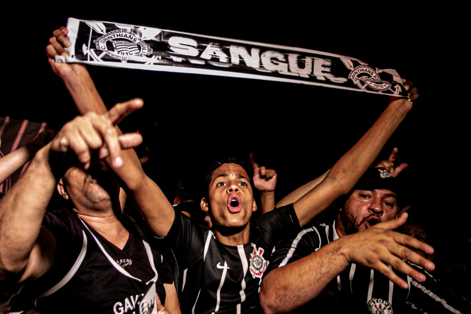 Torcida Do Corinthians Durante Final Da Copa Do Brasil 9074