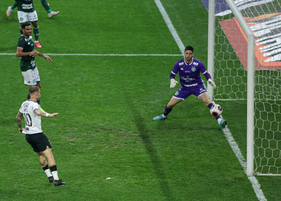 Lance do gol de R�ger Guedes